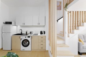 Hochstuhl, Kochgeschirr/Geschirr/Besteck