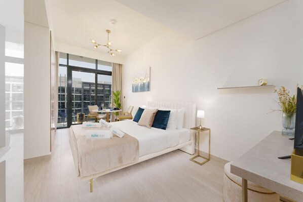 1 bedroom, iron/ironing board, travel cot, WiFi - Your Studio Escape in Azizi Riviera by Suiteable (Dubai)