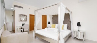 Heavenly spacious 2 bedroom with stunning view