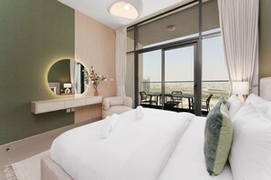 2 Schlafzimmer, Schreibtisch, Bügeleisen/Bügelbrett, Reisekinderbett