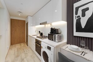 Fridge, microwave, oven, stovetop