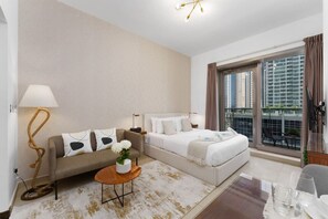 1 bedroom, iron/ironing board, travel cot, WiFi - Stylish Studios at Sparkle Tower JBR by Suiteable (Dubai)