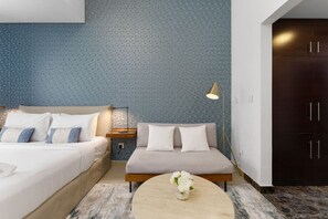 1 habitación, tabla de planchar con plancha, cuna de viaje y wifi 