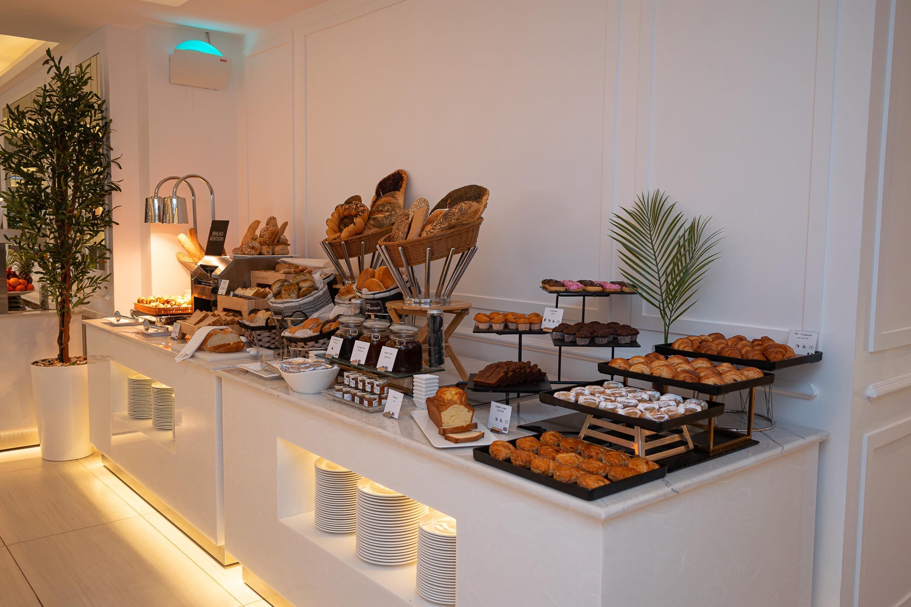 Daily buffet breakfast for a fee
