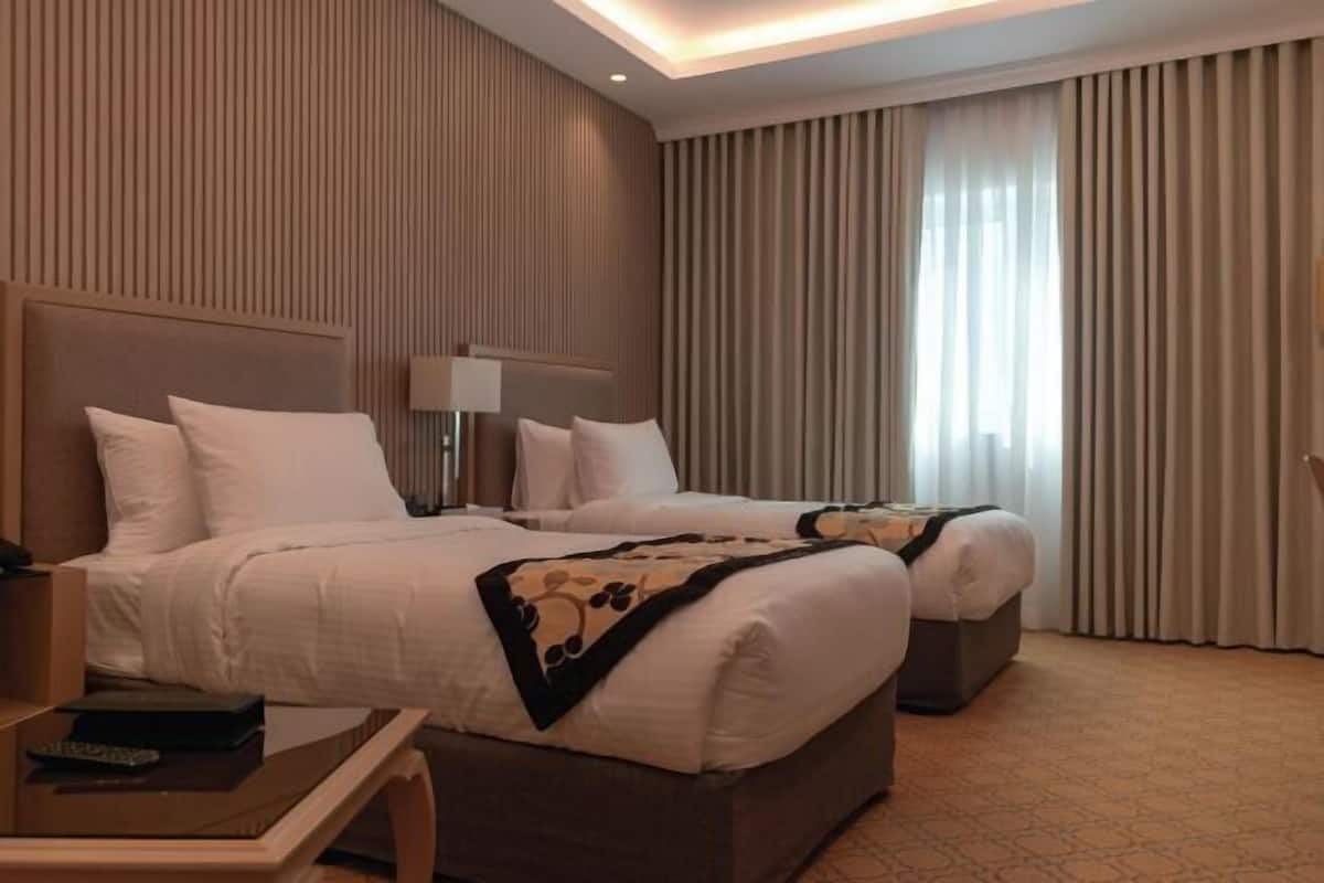 1 bedroom, hypo-allergenic bedding, minibar, in-room safe