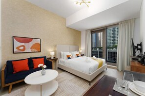 1 bedroom, iron/ironing board, travel cot, WiFi - Elegant studio in Sparkle Tower by Suiteable (Dubai)