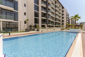 Pool - Chic 1BR Apartment in Azizi Riviera, Meydan (Dubai)