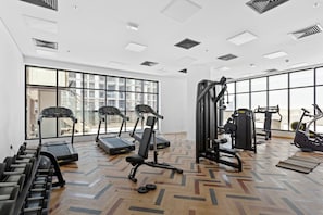 Fitness facility - Stunnigly furnished and spacious apartment in JVC (Dubai)