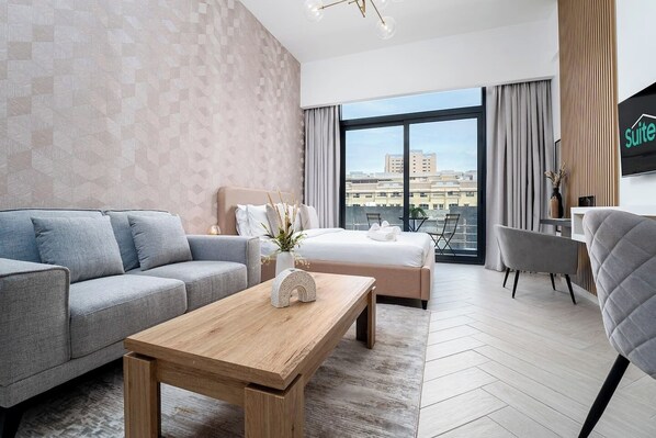 1 غرفة نوم ومكتب ومكواة/لوح كي وسرير سفر