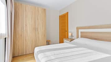 2 bedrooms, bed sheets