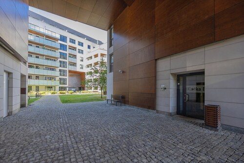 A Unique Apartment for 5 by Renters