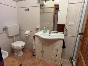 Bathroom - Porto Alabe Apartment (Cuglieri)