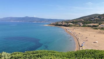 Apartamento, 2 quartos, terraço, vista para o jardim | Praia