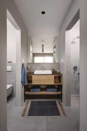 Shower, towels - Villa Pinea (Zadar)
