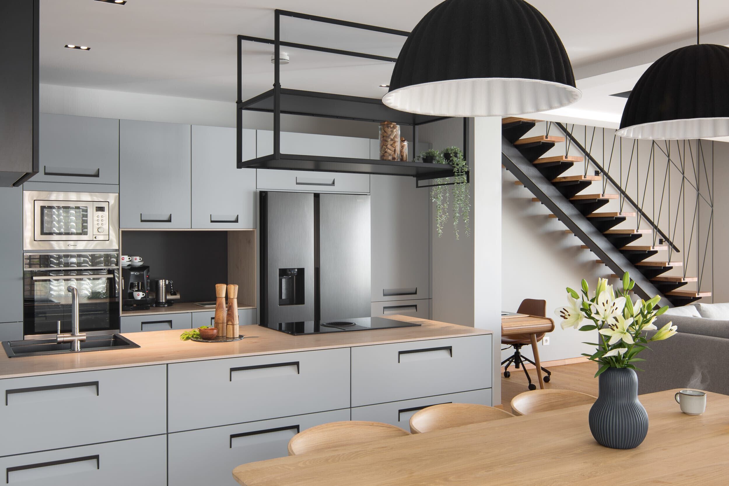 微波炉、洗碗机、茶具/咖啡用具、高脚椅