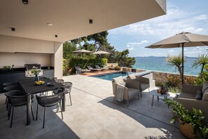Outdoor dining - Villa Pinea (Zadar)