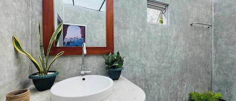 Standard Double Room | Bathroom sink