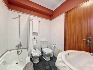 Bathroom - Domus Dino (Machico)