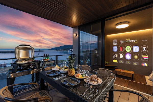 Luxury Villa, Sea View | 2 bedrooms, free WiFi