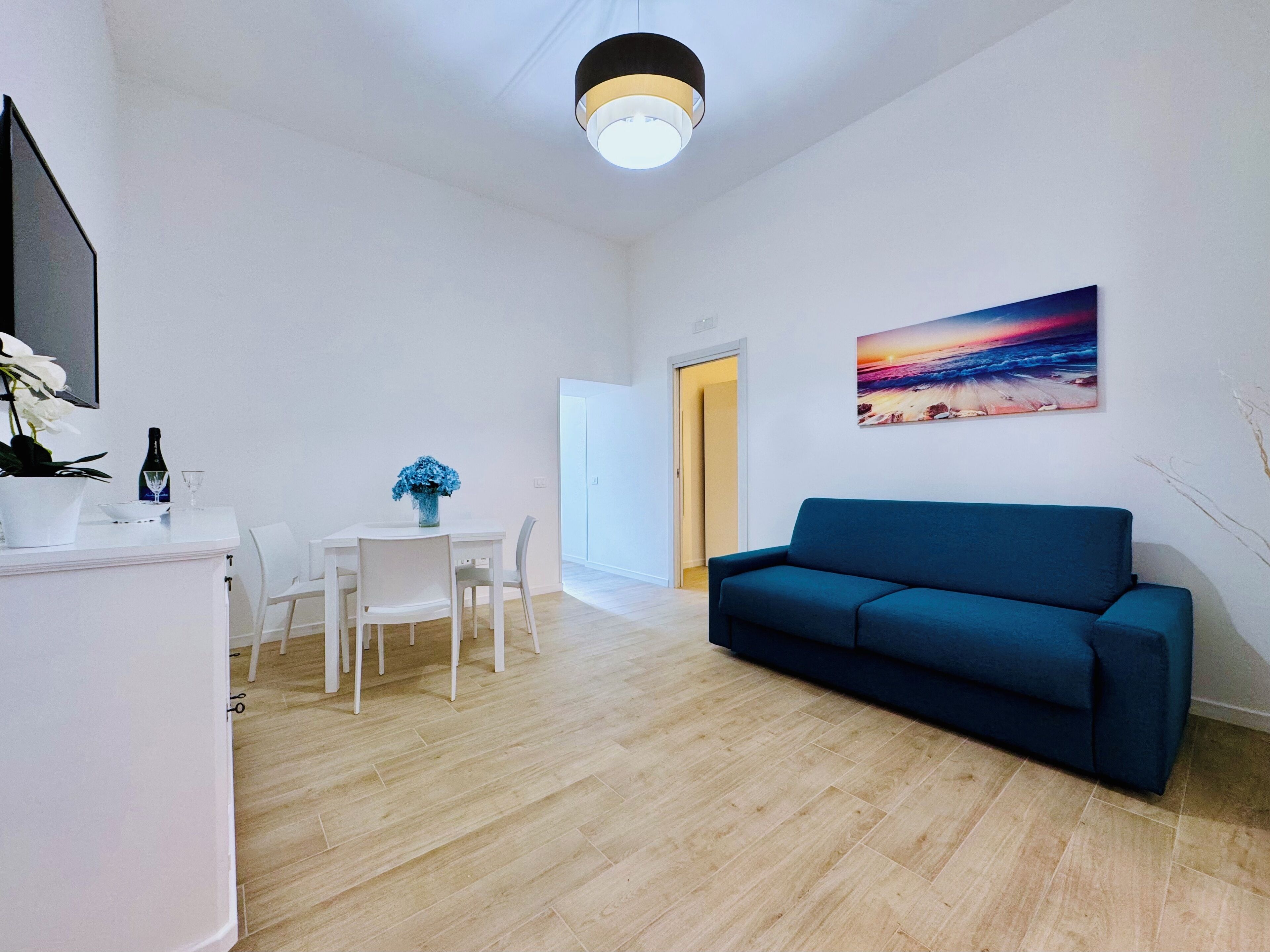 Apartamento clássico, 1 quarto, cozinha | Área de estar | TV LED 32 polegadas com canais digitais
