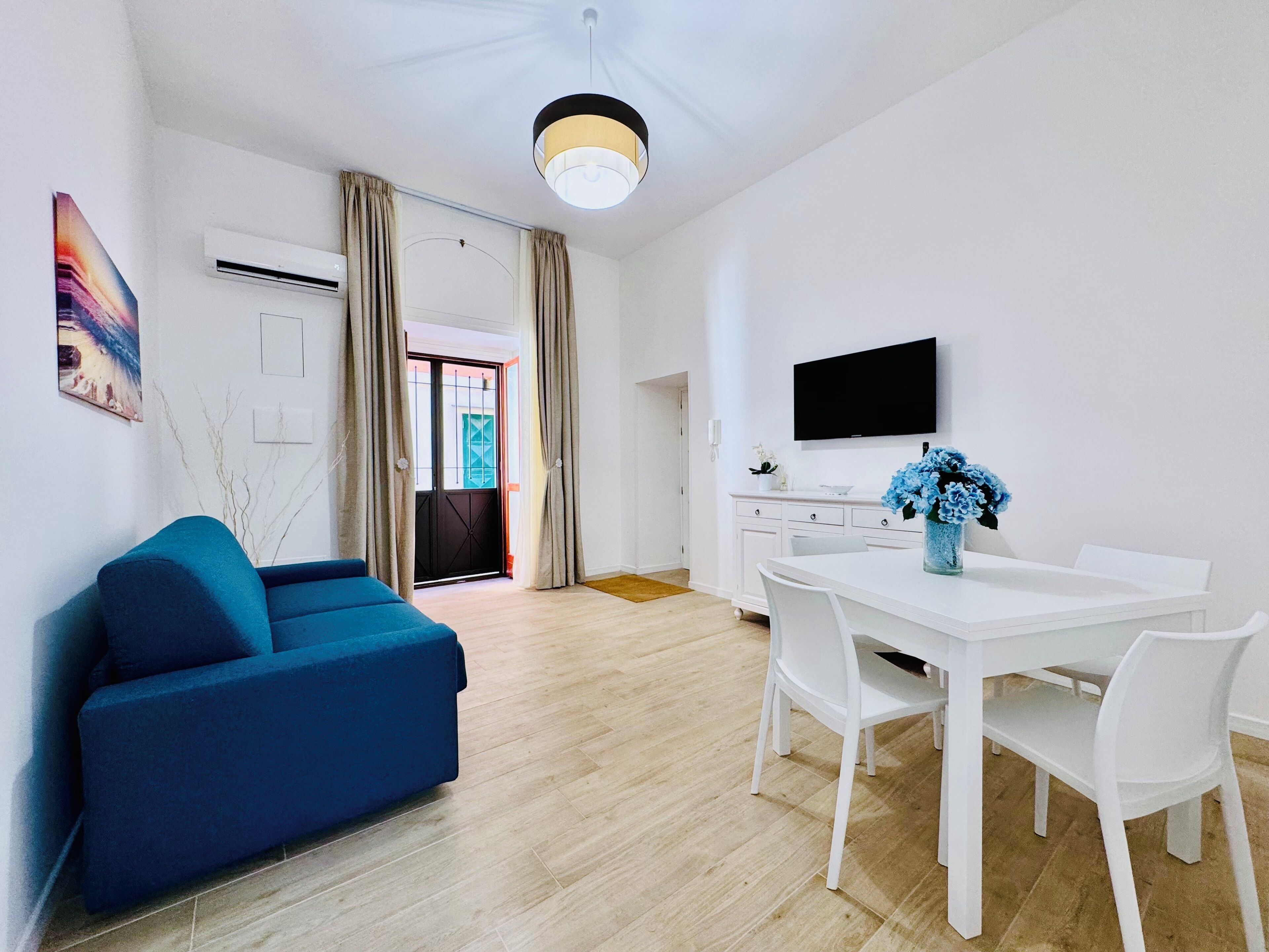 Classic-Apartment, 1 Schlafzimmer, Küche | Wohnbereich | 32-Zoll-LED-Fernseher mit Digitalempfang