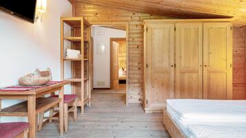 1 bedroom, free WiFi, bed sheets