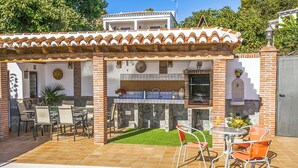 Outdoor dining - Villa Aurora Nerja (Frigiliana)
