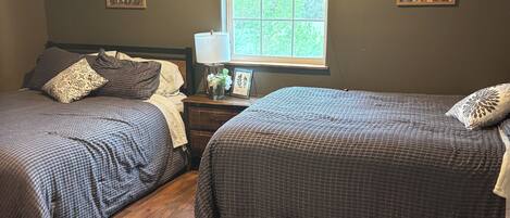 1 bedroom, WiFi (free), bed sheets