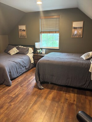 Room - Charming loft with lake view in Wagner.  (Wagner)