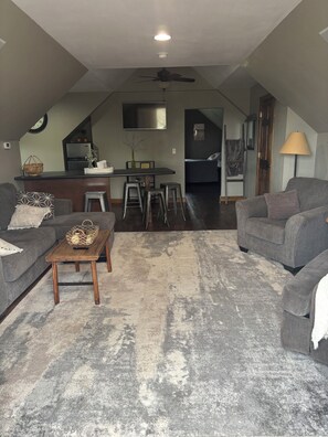 Living area - Charming loft with lake view in Wagner.  (Wagner)