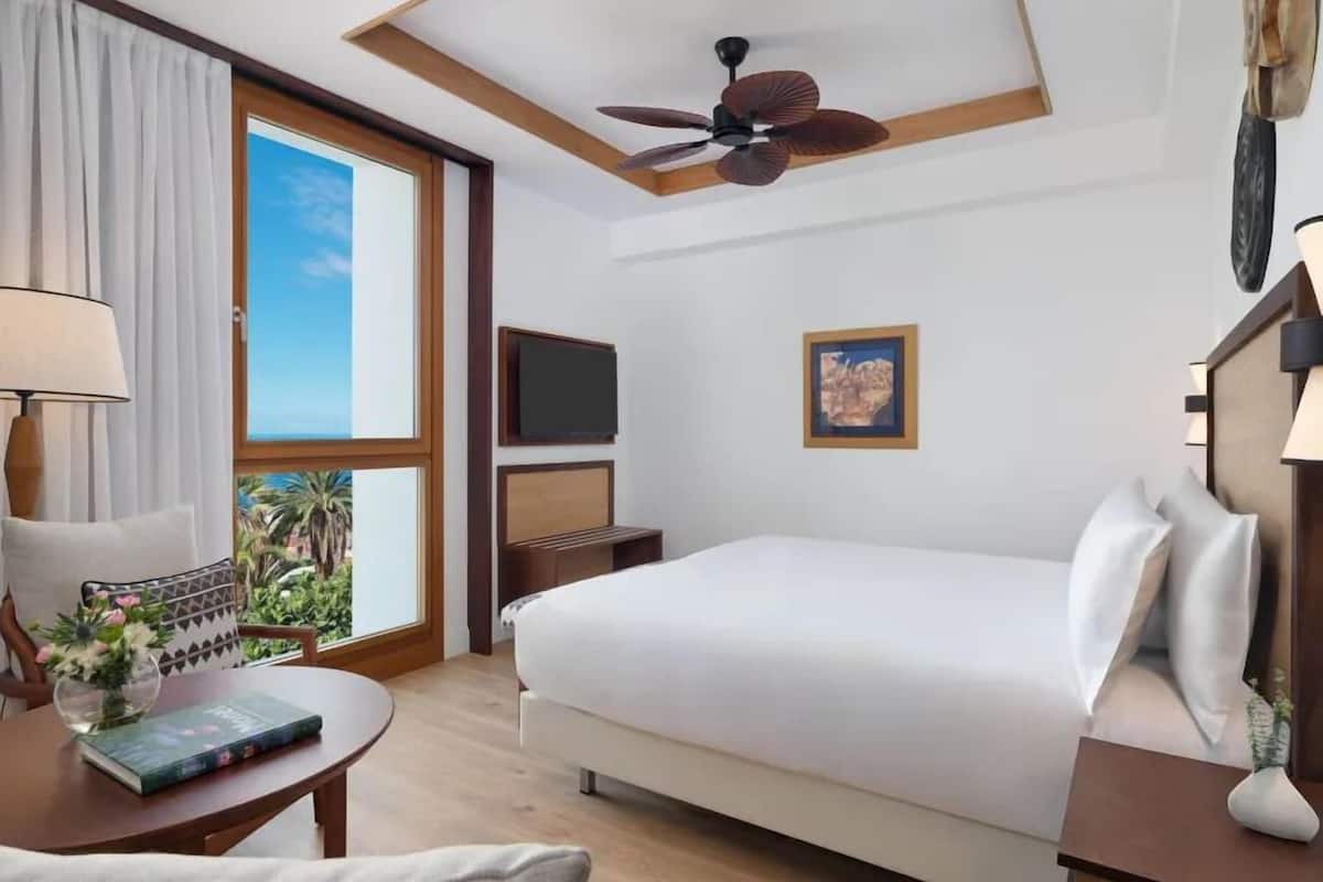 Minibar, in-room safe, desk, blackout curtains