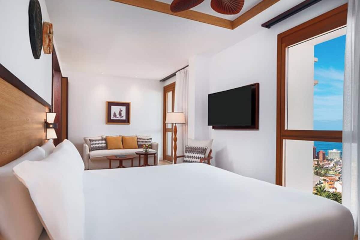 Minibar, in-room safe, desk, blackout curtains