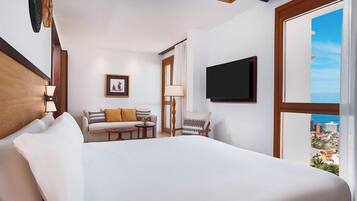 Minibar, in-room safe, desk, blackout drapes