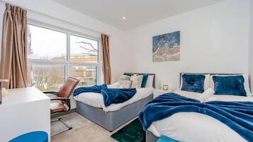 3 bedrooms, iron/ironing board, free WiFi, bed sheets