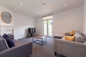 House, 3 Bedrooms | Living area - Gertrude House (Nottingham)