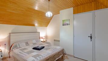 2 slaapkamers, een strijkplank/strijkijzer, gratis wifi