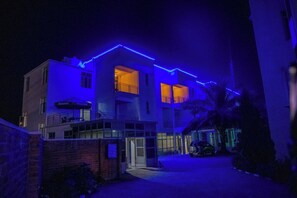 Fachada de la propiedad