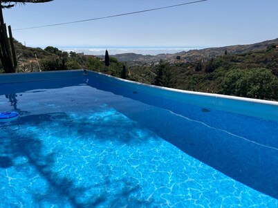 'Colladito' with Mountain Views, Private Pool and Wi-Fi
