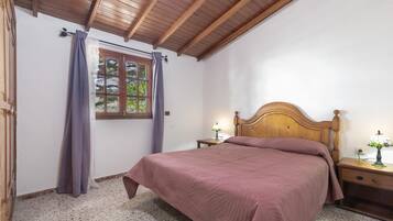 4 camere, ferro/asse da stiro, Wi-Fi gratuito, lenzuola