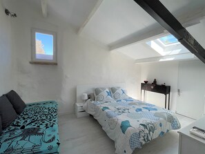 3 bedrooms, iron/ironing board, WiFi, bed sheets - Beach house with private garden 200 m from the sea (Marseille)