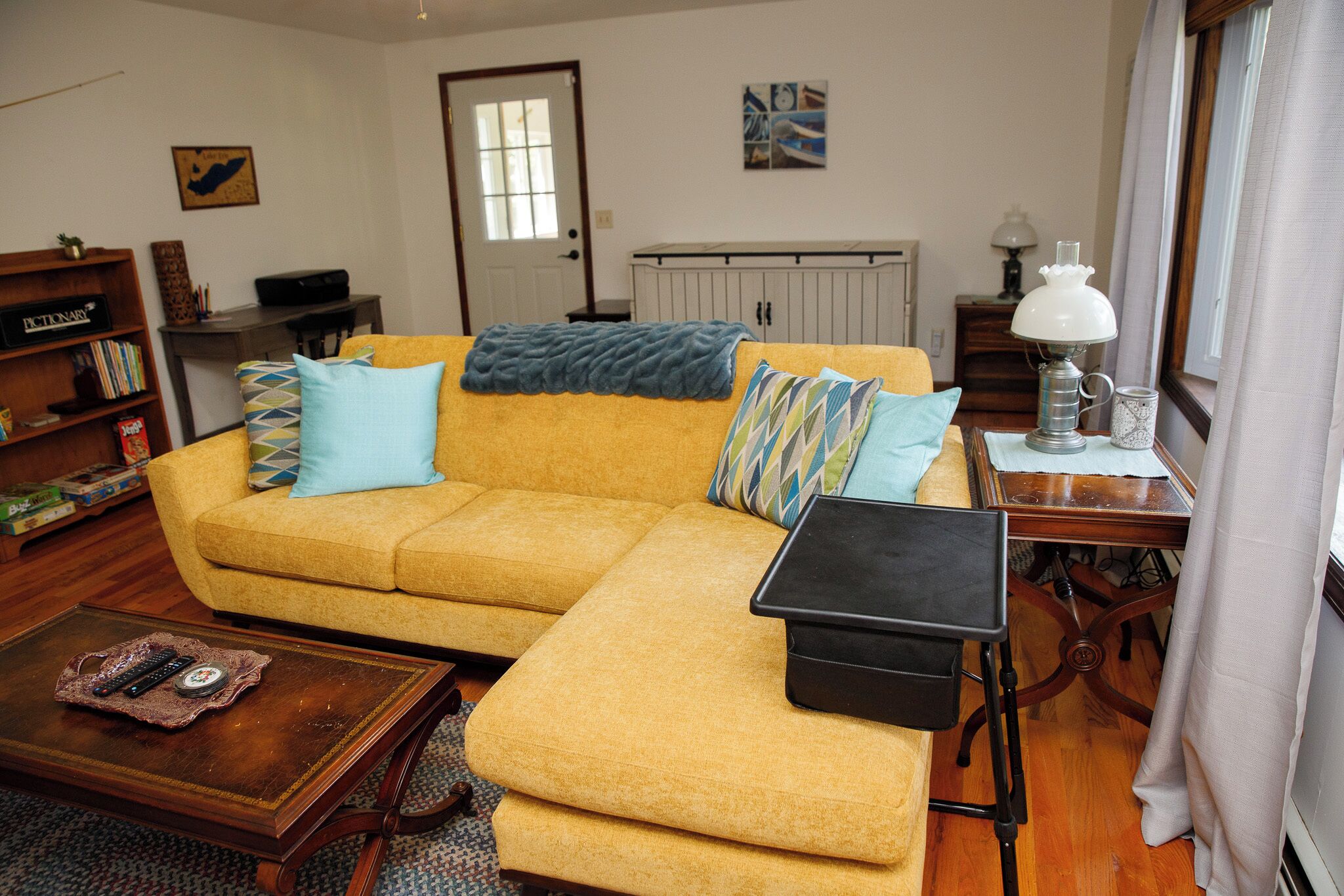 Smart TV, DVD player, books, video library