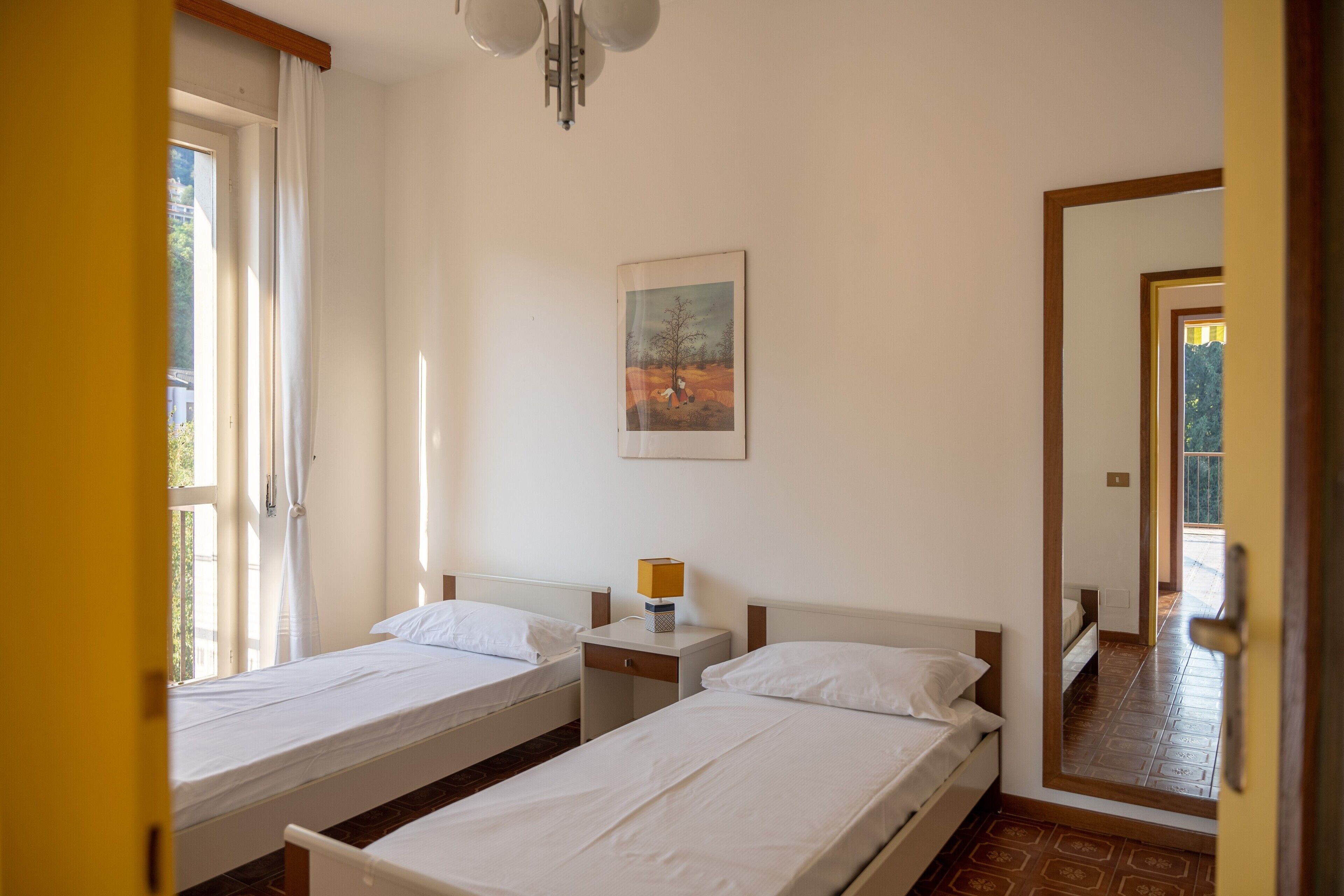 2 室のベッドルーム、WiFi (無料)、ベッドシーツ