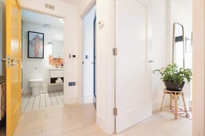 淋浴設備、環保梳洗用品、風筒、提供毛巾