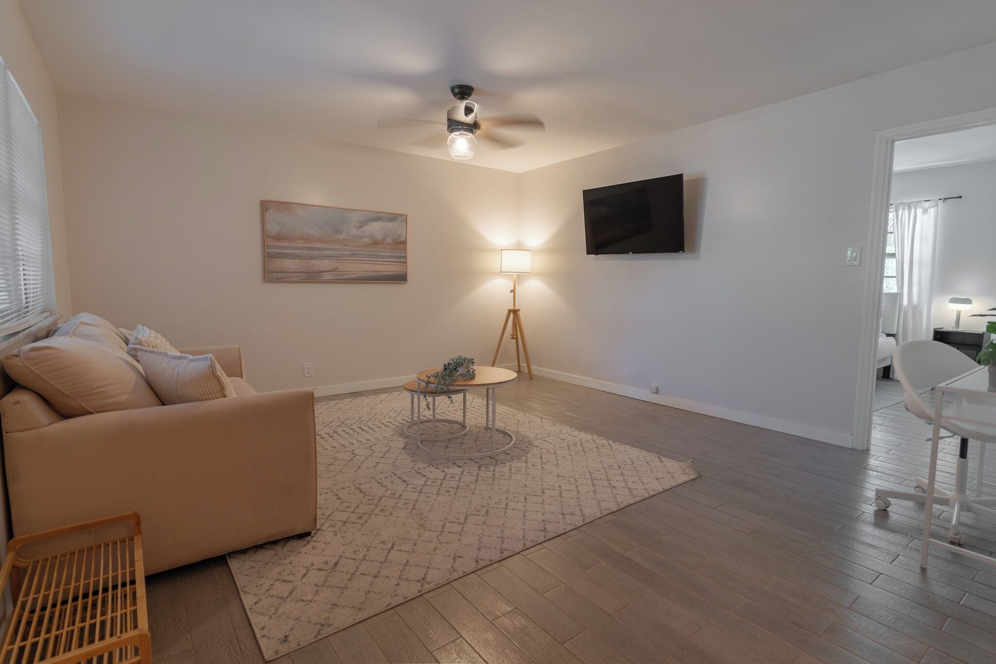 New Clean Downtown Stay