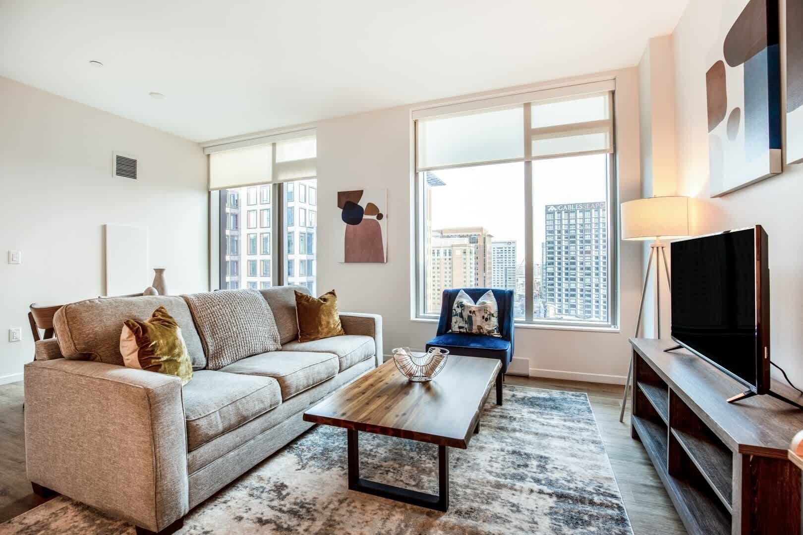 テレビ、書斎 / ワークスペース