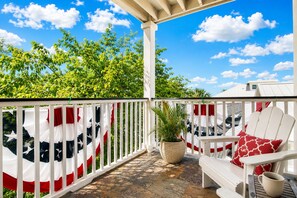 Property grounds - Steps to Beach, Heated Pool Access (Tybee Island)