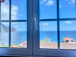 4 Schlafzimmer, Bügeleisen/Bügelbrett