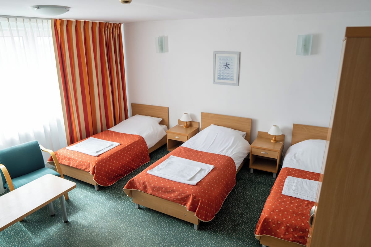 Free WiFi, bed sheets