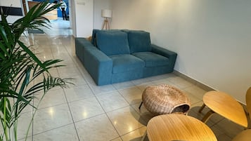 Quầy tiếp tân