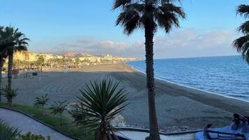 Sillas reclinables de playa, toallas de playa